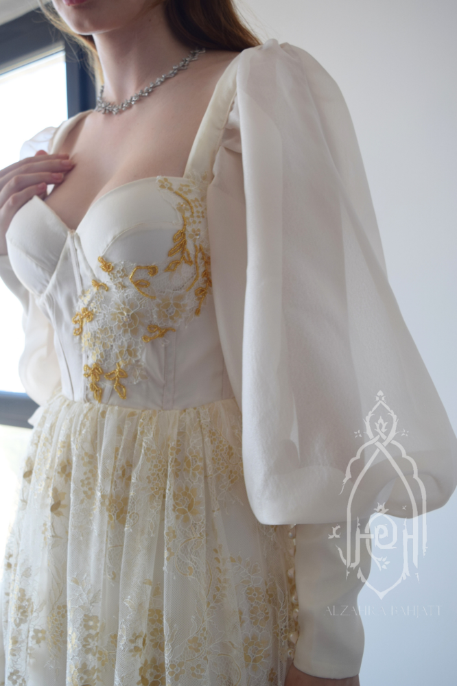 فستان سهرة كورساج مطرز ودانتيل فرنسي