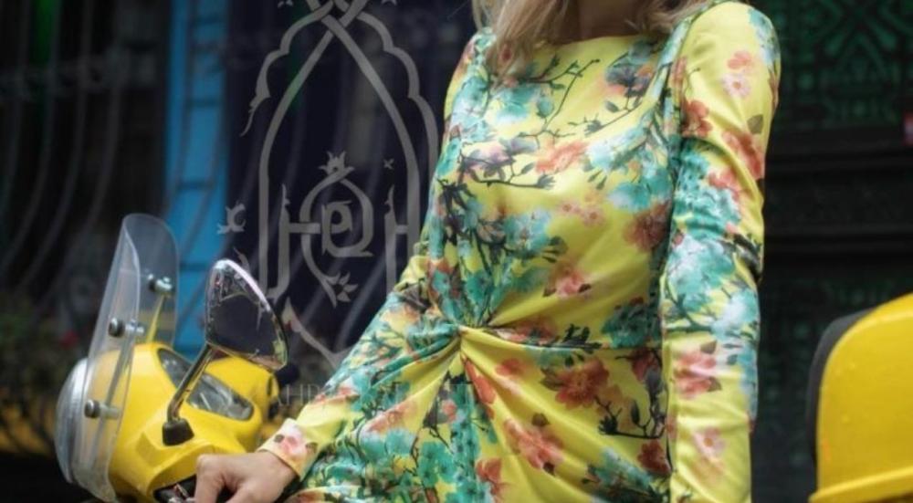 احدث الوان فستان سهرة اصفر منقوش