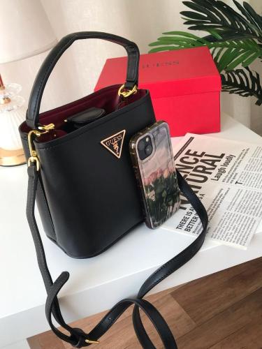 شنطة نسائية من ماركة جيس GUESS ماستر