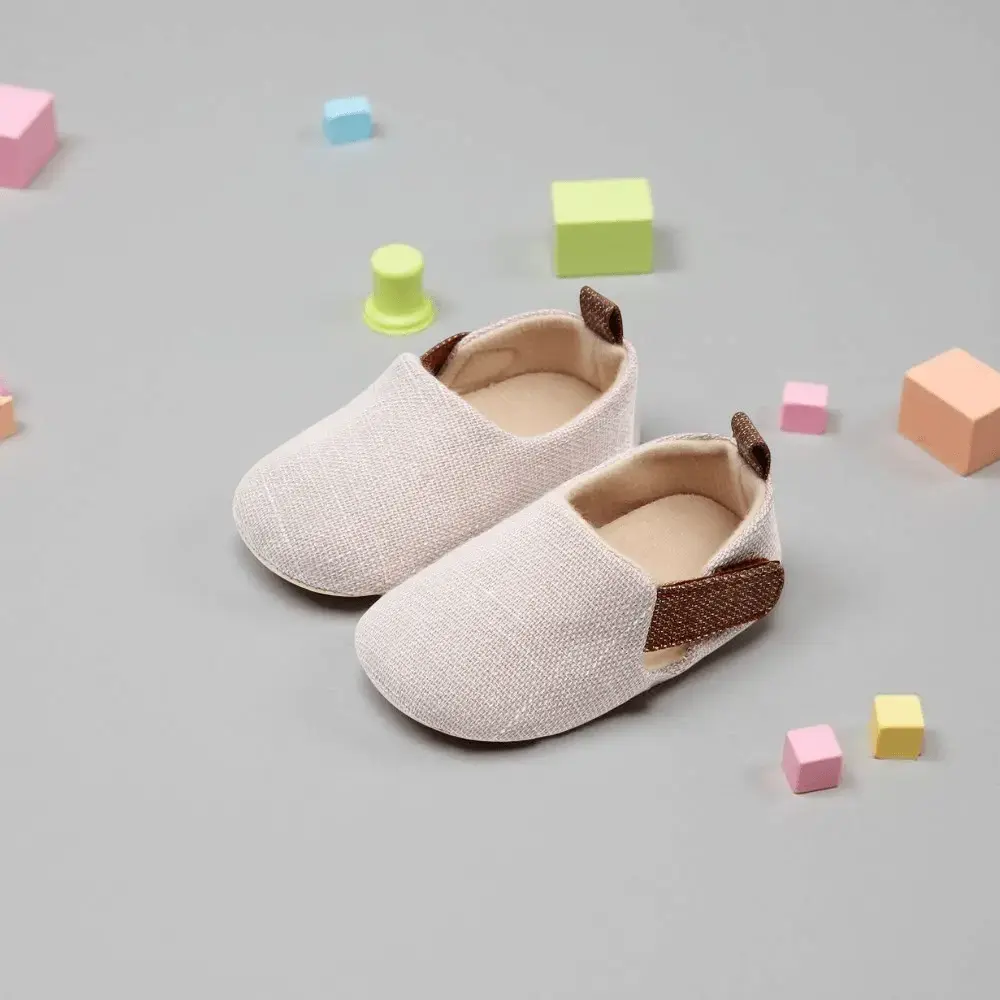 حذاء أطفال محايد