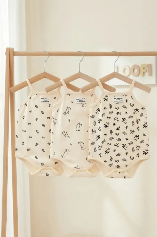 ملابس داخلية للأطفال طبعة وردة