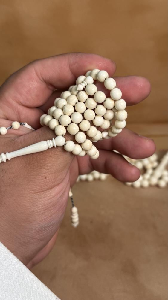 عاج طبيعي