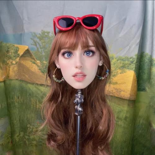 وجه حقيقي لرأس جسم الإنسان مع شعر مستعار مناسب جدا لتدريب على المكياج والشعر