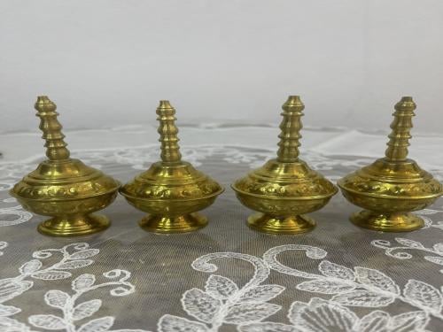 مرش صغير نحاسي