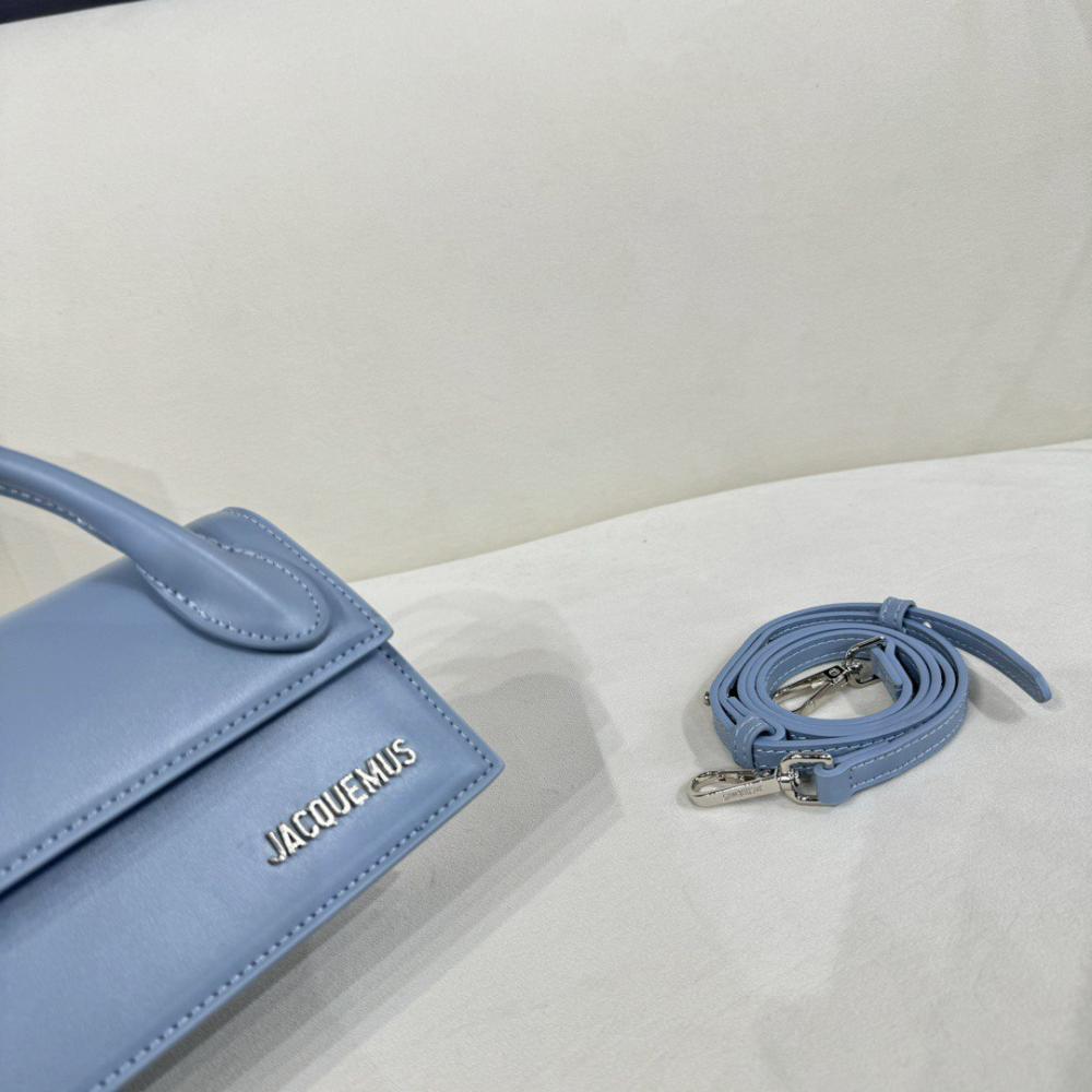 شنطة نسائية ماركة ‏JACQUEMUS
