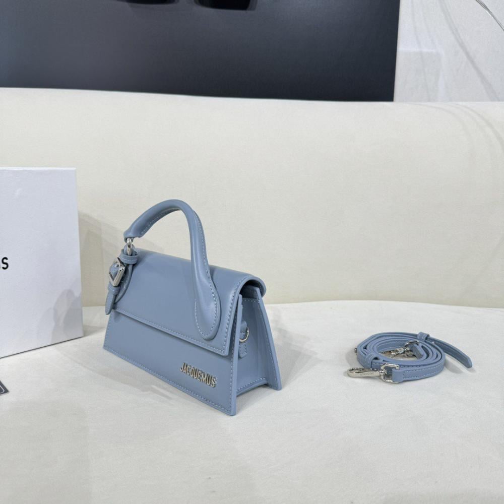 شنطة نسائية ماركة ‏JACQUEMUS