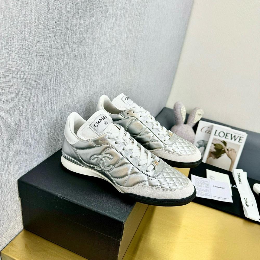 حذاء نسائي ماركة ‏Chanel