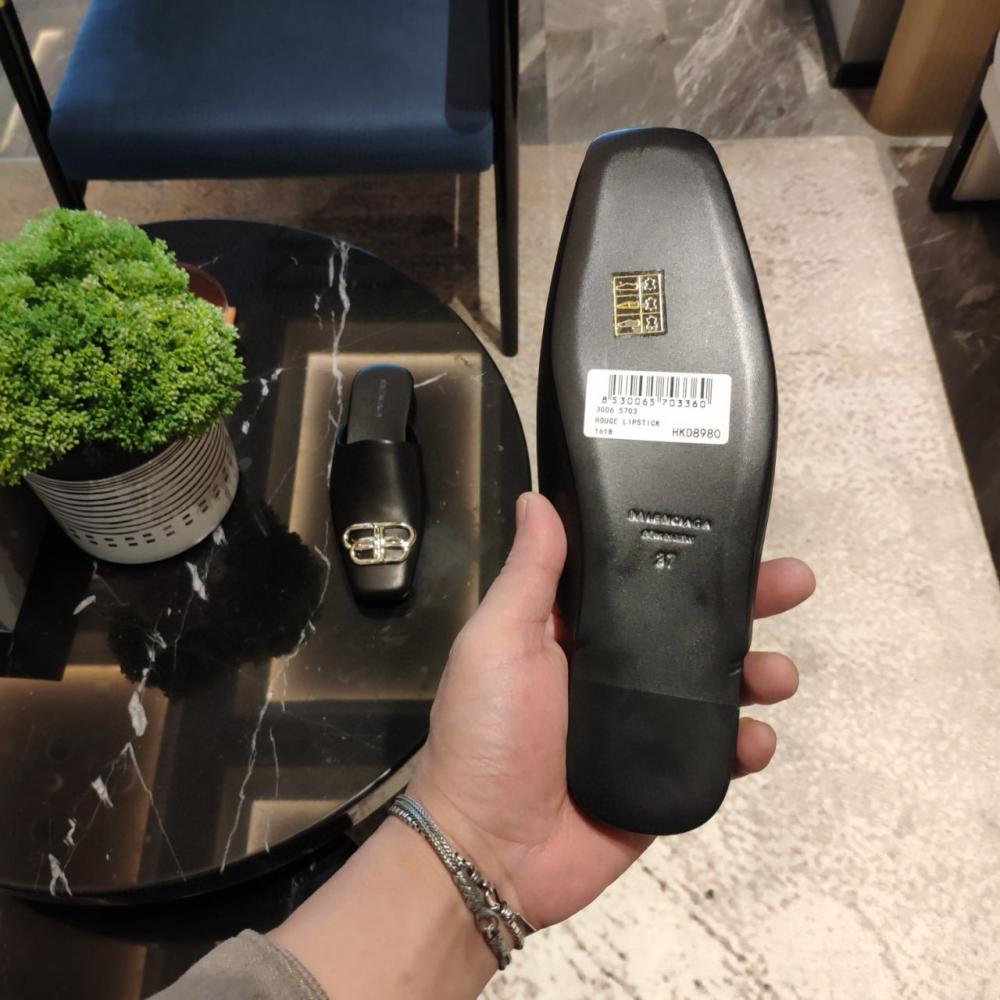 حذاء نسائي ماركة ‏Balenciaga