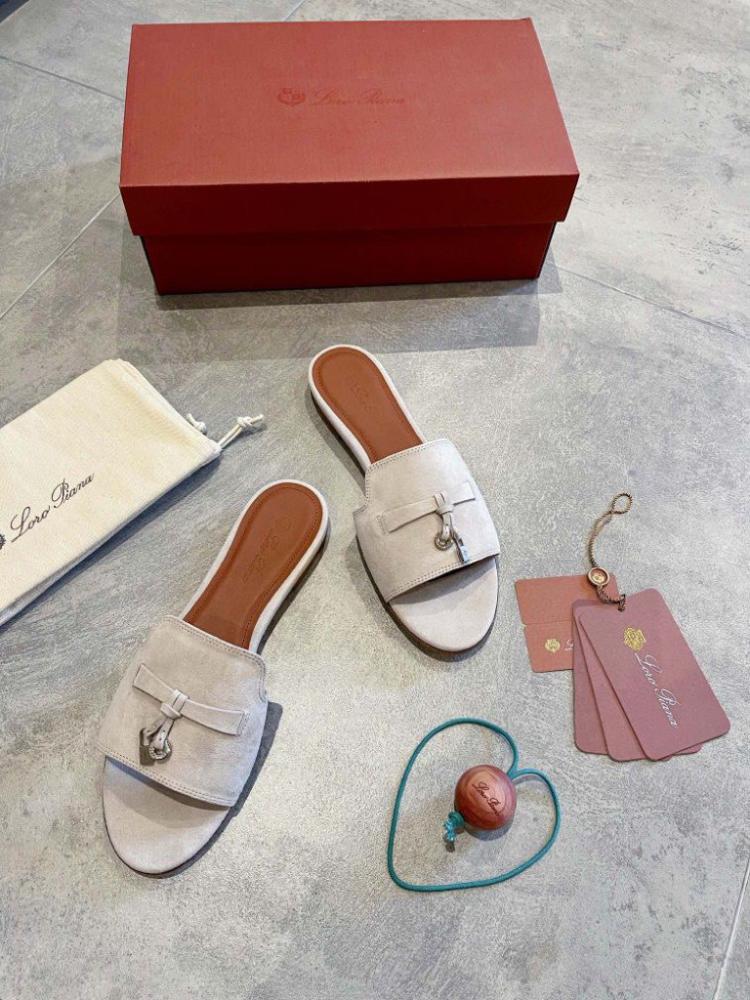 حذاء نسائي ماركة Loro piana