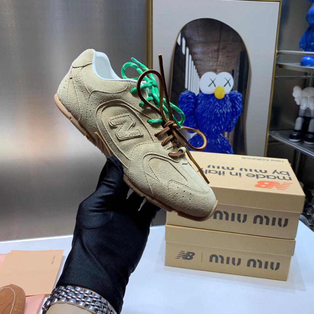 حذاء ماركة Miumiu