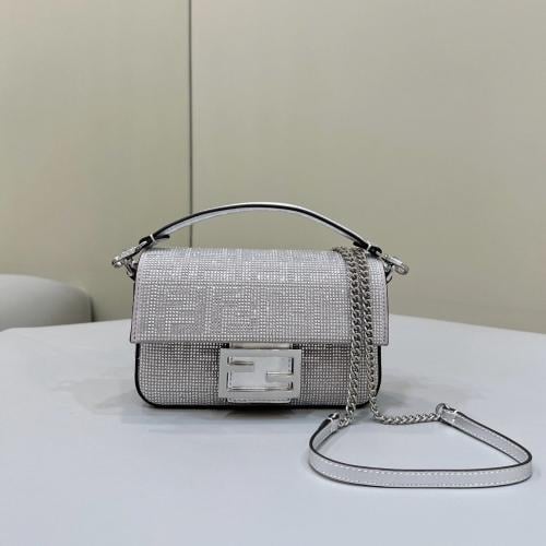 حقيبة نسائية ماركة Fendi