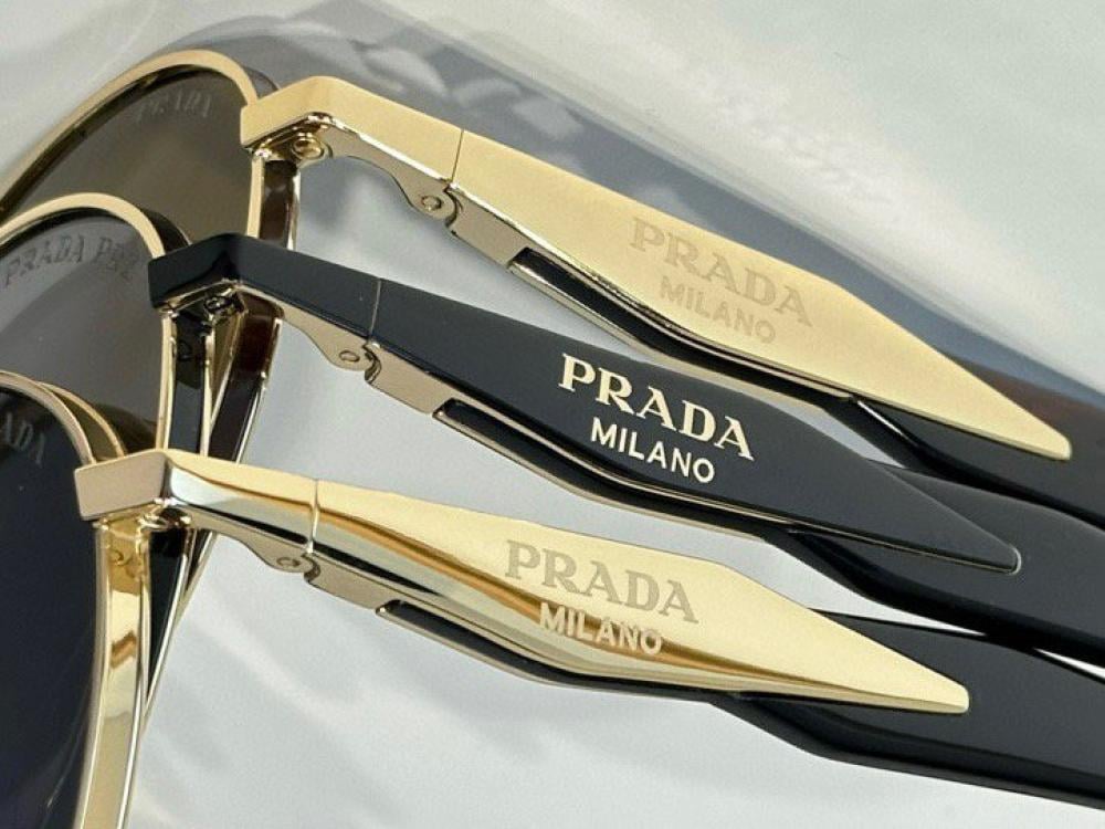 نظاره ماركة ‏Prada