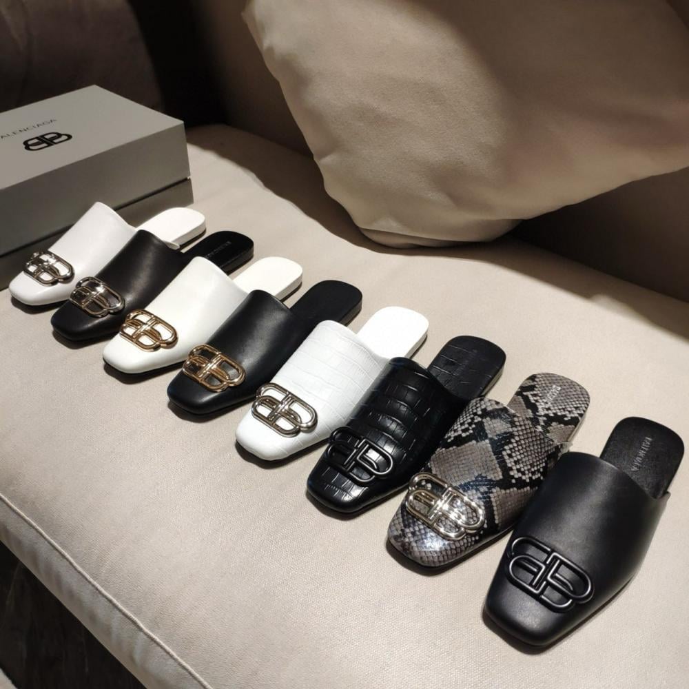 حذاء نسائي ماركة ‏Balenciaga