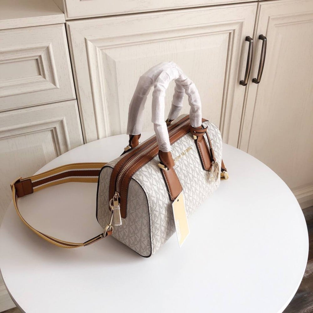 Michael kors hayes large duffle hotsell