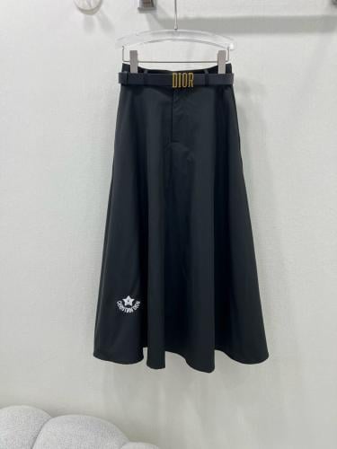 تنوره ماركة Dior