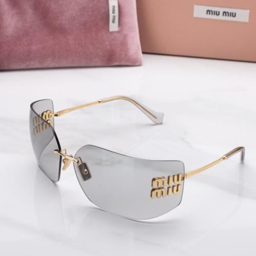 نظاره ماركة ‏Miumiu