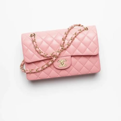 حقيبة شانيل الكلاسيكية الصغيرة باللون الوردي المرجاني