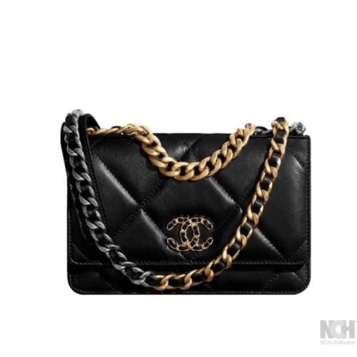 حقيبة شانيل كروسبودي من جلد الغنم مقاس 19 بوصة