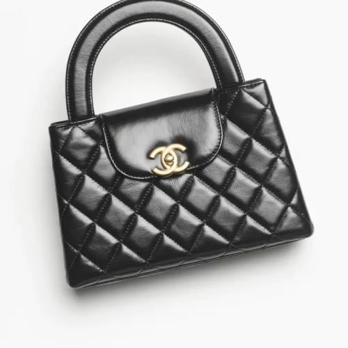 حقيبة تسوق صغيرة من شانيل،