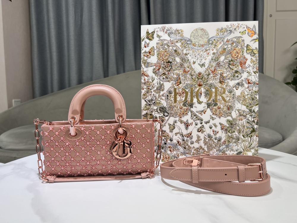 LISA愛用♪ Lady Dior D-Joy バッグ 2種ストラップ付 Lady D-Joy - Bags | DIOR
