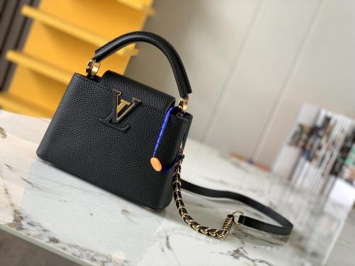 شنطة لويس Capucines مقاس 21 سم