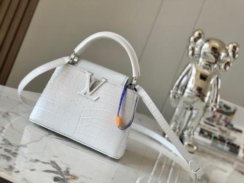 شنطة لويس Capucines مقاس 21 سم