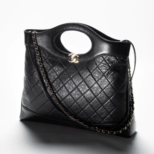 حقيبة تسوق كبيرة من شانيل 31 من الجلد اللامع المجعد