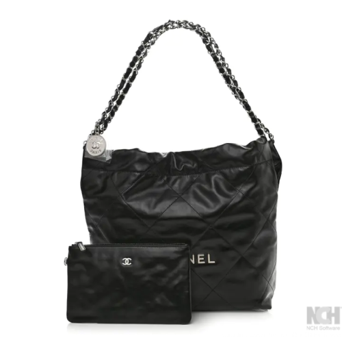 حقيبة شانيل 22 صغيرة سوداء لامعة