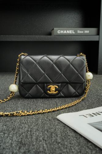 Chanel 24s 13x20.5x6.5cm