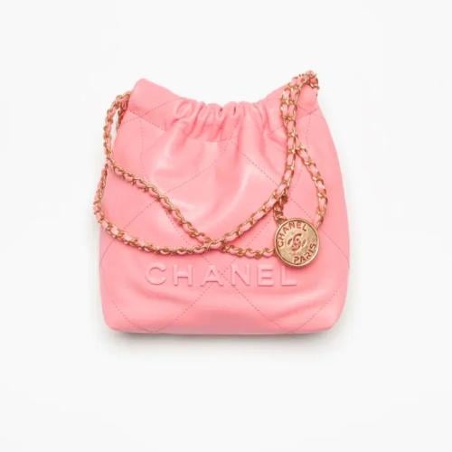 حقيبة شانيل 22 صغيرة من جلد العجل