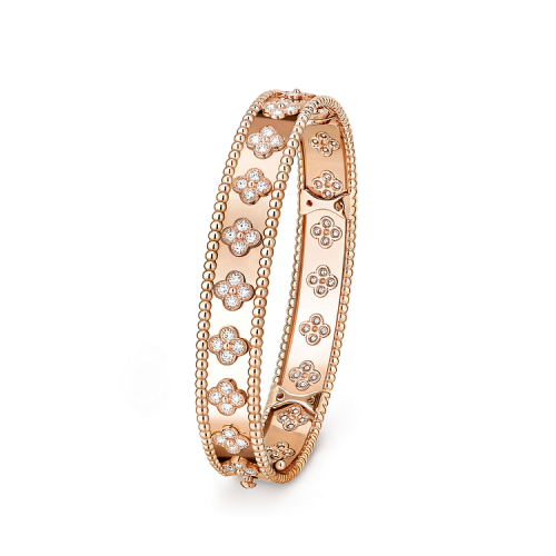 سوار بيرليه كلوفرز