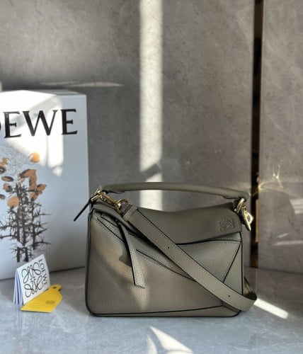 شنطة LOEWE