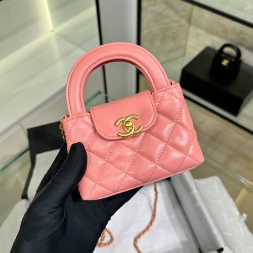 Chanel 23k Kelly 8.3x12.5x4cm