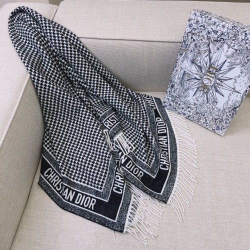 Di0r Plaid cape 140*140cm 57% cashmere 43% wool