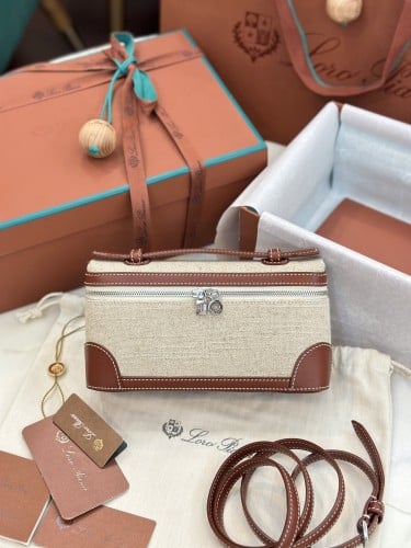 Loro Piana Extra Poket 19×11×6.5cm