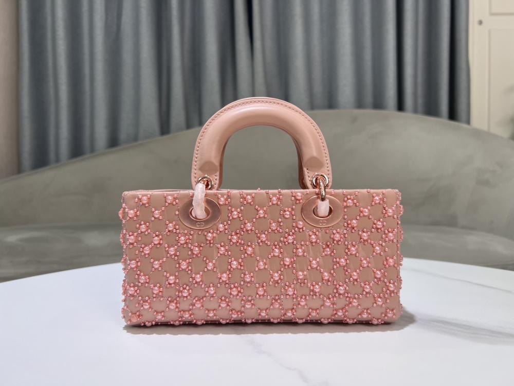 Dior Lady D-Joy 22 x 12 x 6cm - ART GALLERY 100 Dior Lady D-Joy 22 x 12 x 6cm - ART GALLERY 100