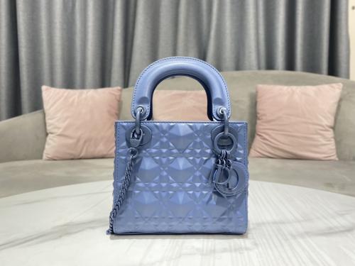 Dior 17 x 15 x 7cm