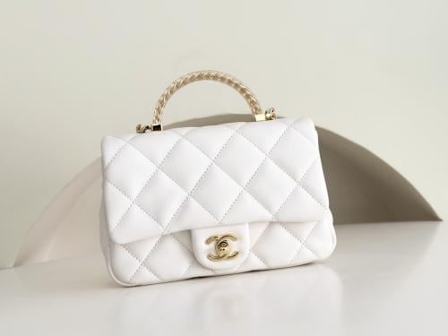 Chanel 24s CF 13X20X7cm