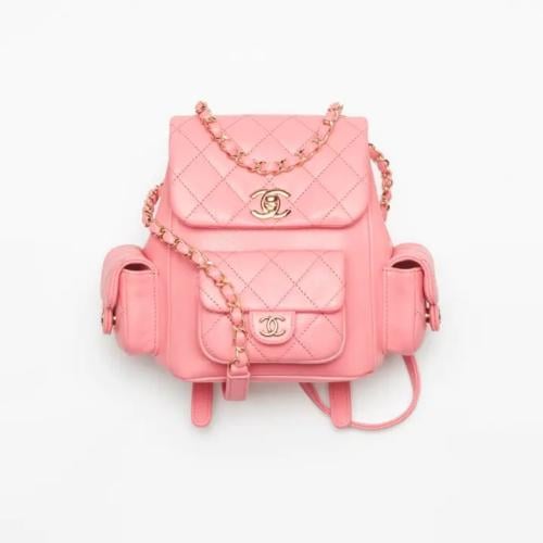 حقيبة ظهر صغيرة من شانيل لون وردي مرجاني