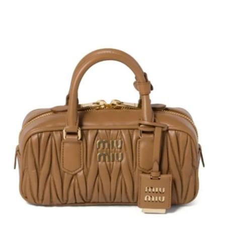 شنطة ميو ميو مقاس 22 سم