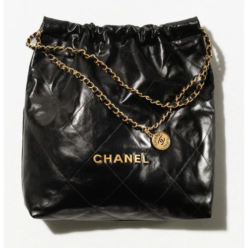 حقيبة شانيل 22 كبيرة الحجم باللون الأسود