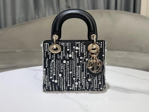 Dior Lady D 17 x 15 x 7cm