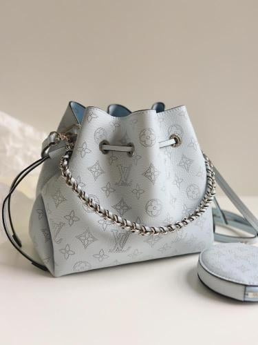 شنطة لويس فيتون BELLA مقاس 21 سم