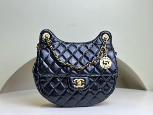 Chanel 24c 21.5x20x7.5cm
