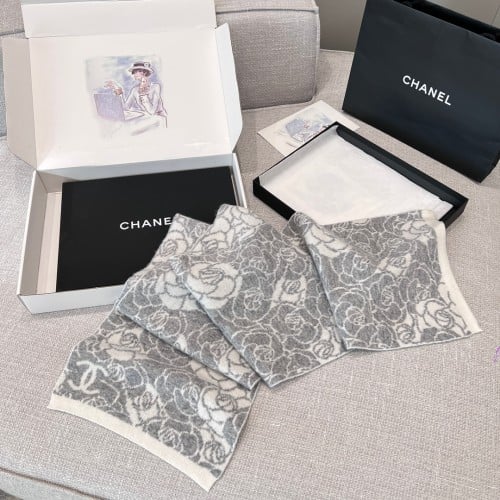 Chanel 185x32cm 100% cashmere
