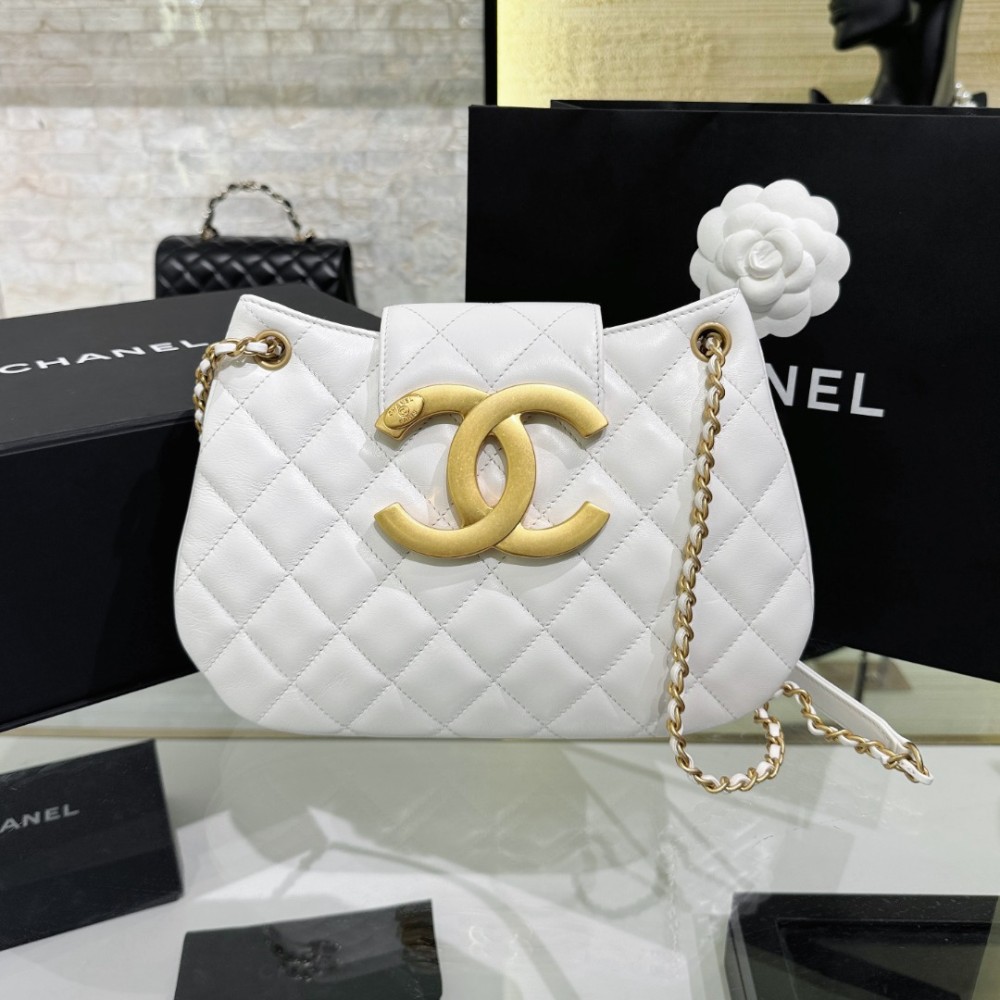 CHANEL LA COLLECTION ノベルティ ホワイトクッション ☆新品未使用☆CHANEL クッション - メルカリ
