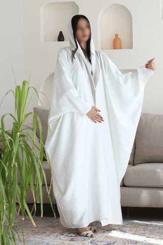 عباية فراشة بيضاء