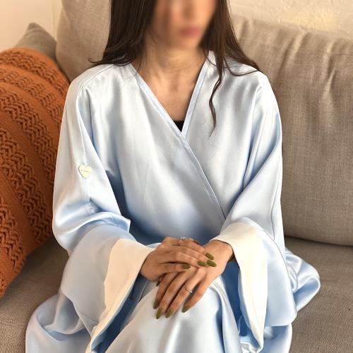 عبايه واسعه