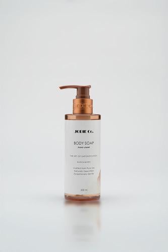 صابون الجسم السائل بتركيبة مغذية لتنظيف وترطيب البشرة - برغموت وكراميل