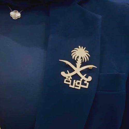 بروش بالاسم مع سيفين ونخلة